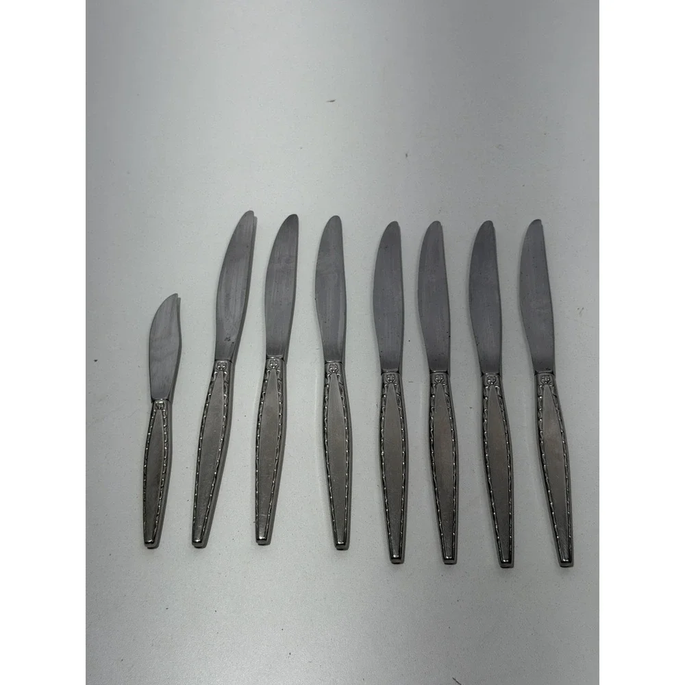 Set 8‎ Oneida Community Stainless Venetia Dinner Knives